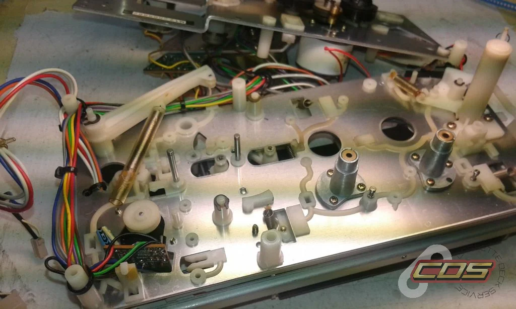 Nakamichi 682ZX - transport and capstan detail