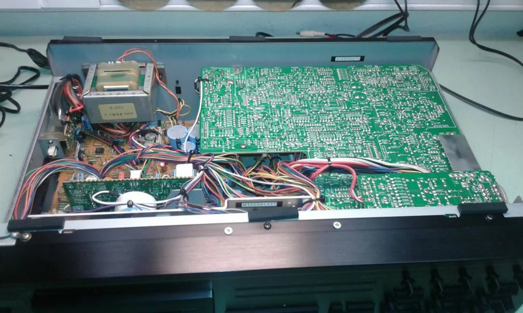 Nakamichi ZX-9 - top cover removed, initial inspection