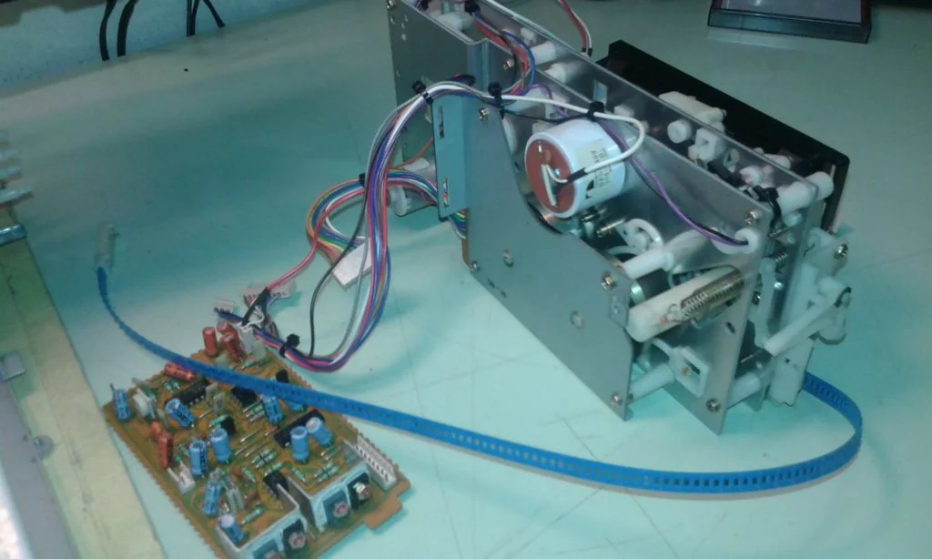 Nakamichi ZX-9 - mechanism exposed before cleaning